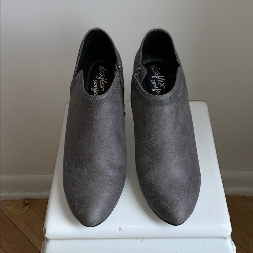 Grey boots